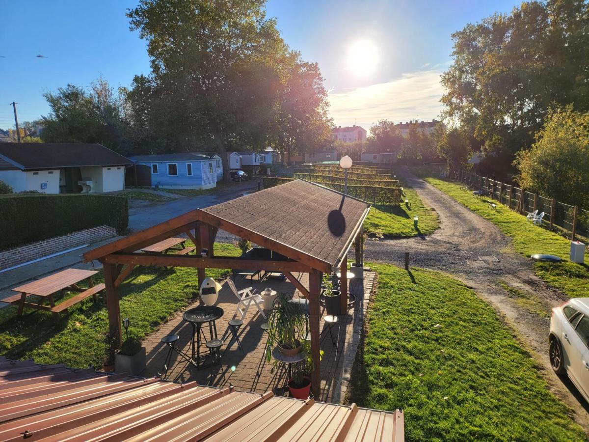 Camping Le Brochet Péronne Exterior foto