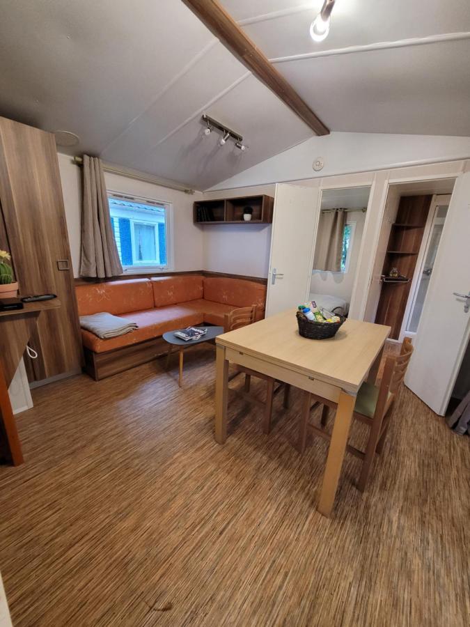 Camping Le Brochet Péronne Exterior foto