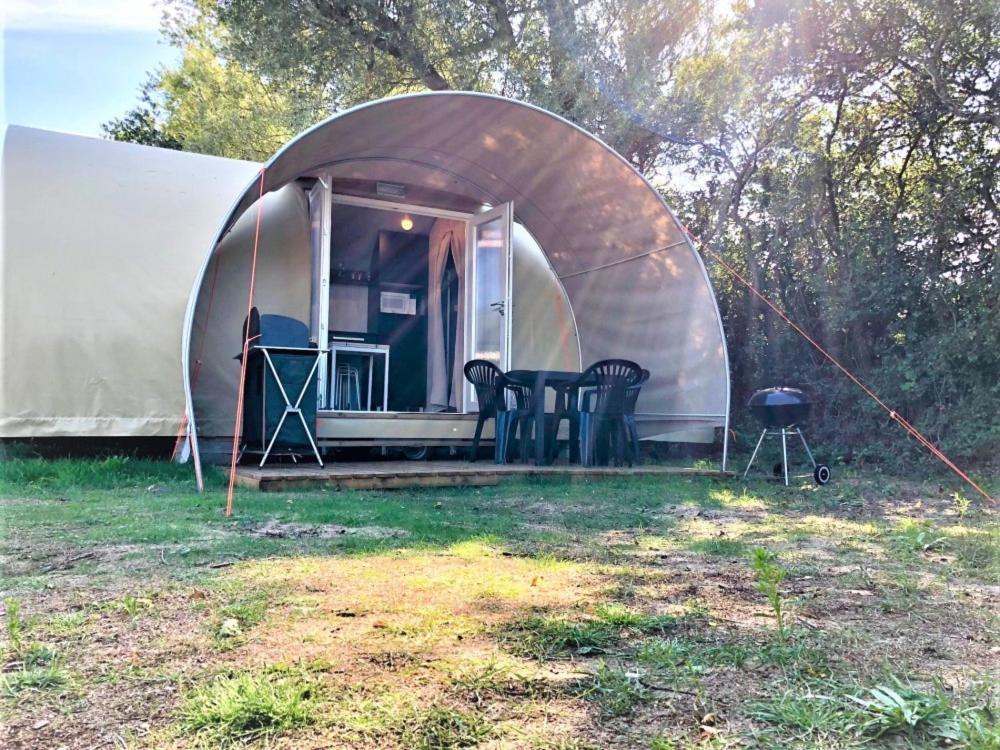 Camping Le Brochet Péronne Exterior foto